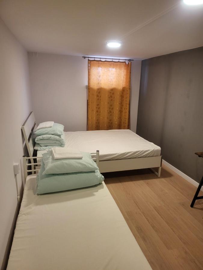 Rooms4Rest Wiertnicza - Private Rooms For Tourists - Atr Consulting Sp, Z O,O, Varsó Kültér fotó